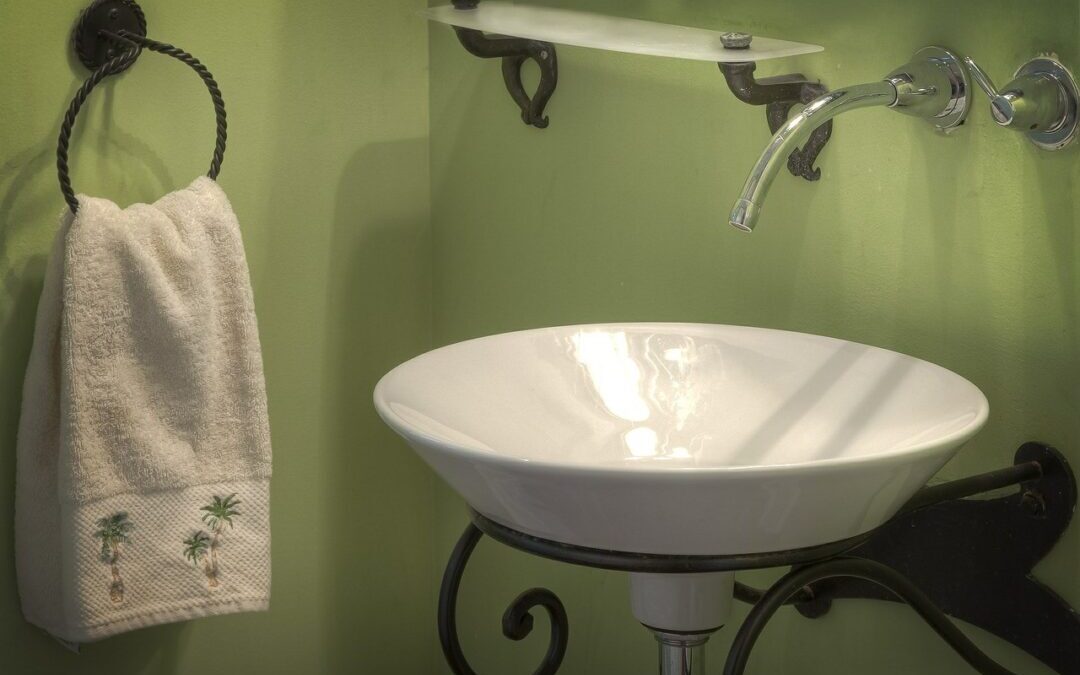 5 Ways to Supersize a Small Bathroom