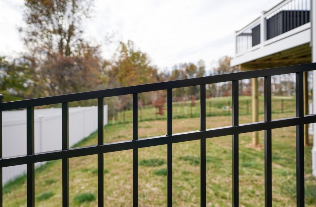 aluminum fence closed top