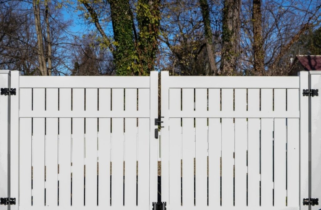 low maintenance fence for privacy
