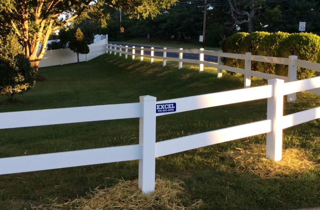 Vinyl paddock fence in Bel Air neighborhood