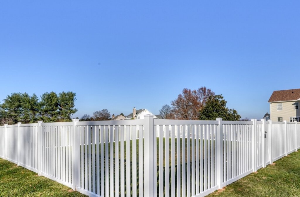 white picket fence meeting pool code