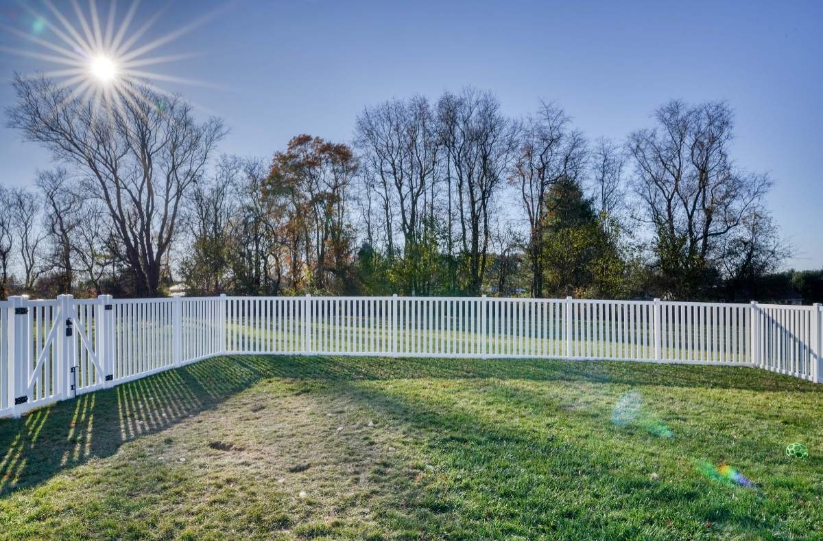 white vinyl picket fence in Baltimore County