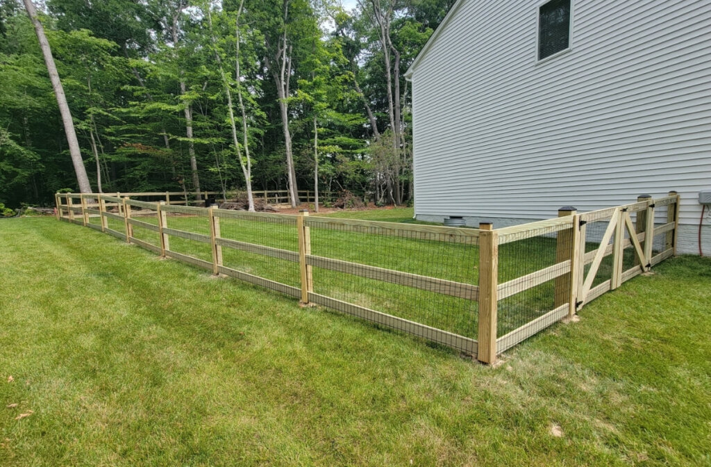 3-rail wood paddock fence in Abingdon