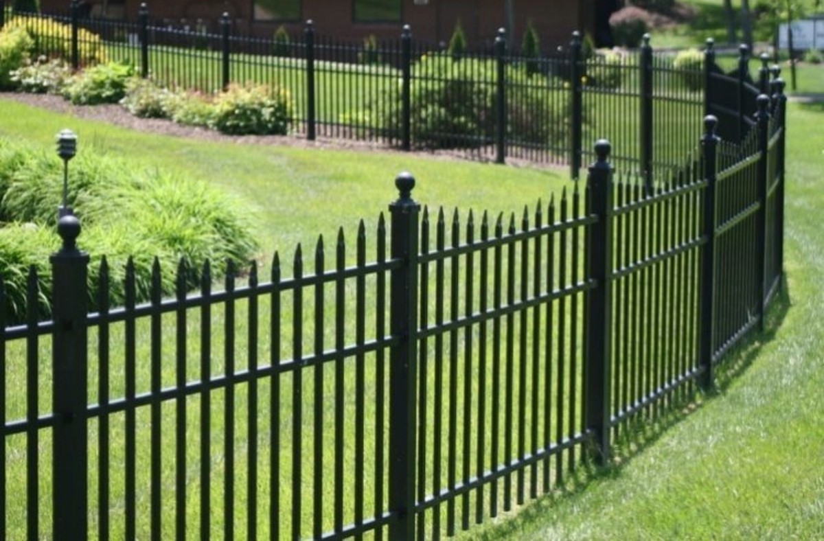 aluminum fence scalloped
