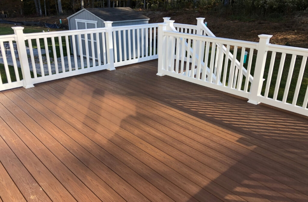Bungalow brown composite deck
