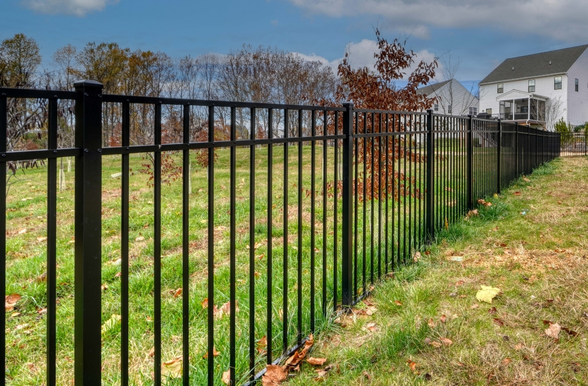 new build aluminum fence